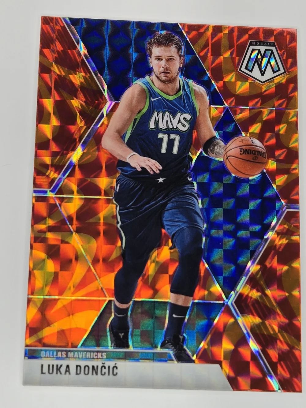 Luka Dončić Reactive Oragne Prizm Mosiac Panini Basketball Card Luka Doncic - Picture 7 of 11